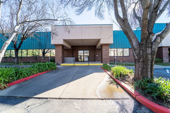 Veterans Affairs Outpatient Clinic: 351 Hartnell Ave, Redding, CA 96002